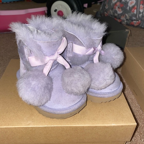Toddler ugg boots - Picture 1 of 3